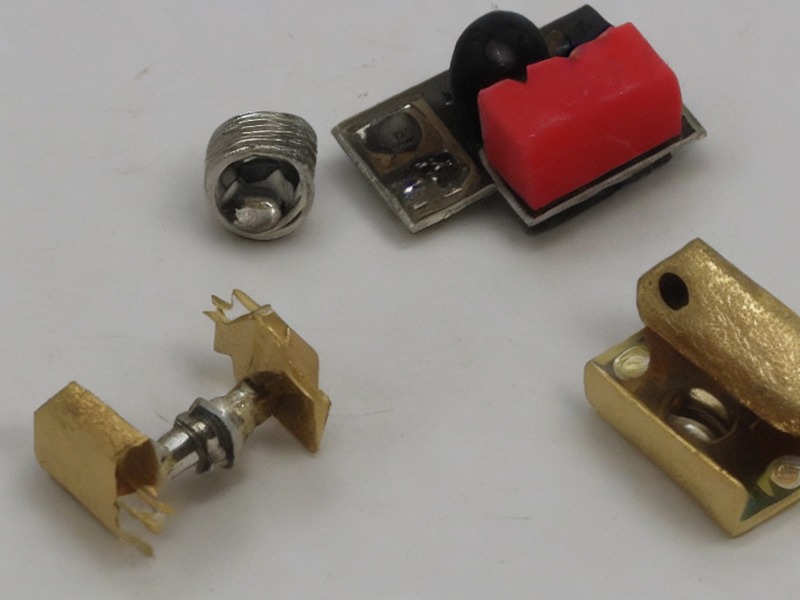 EEPROM应用相关产品 2